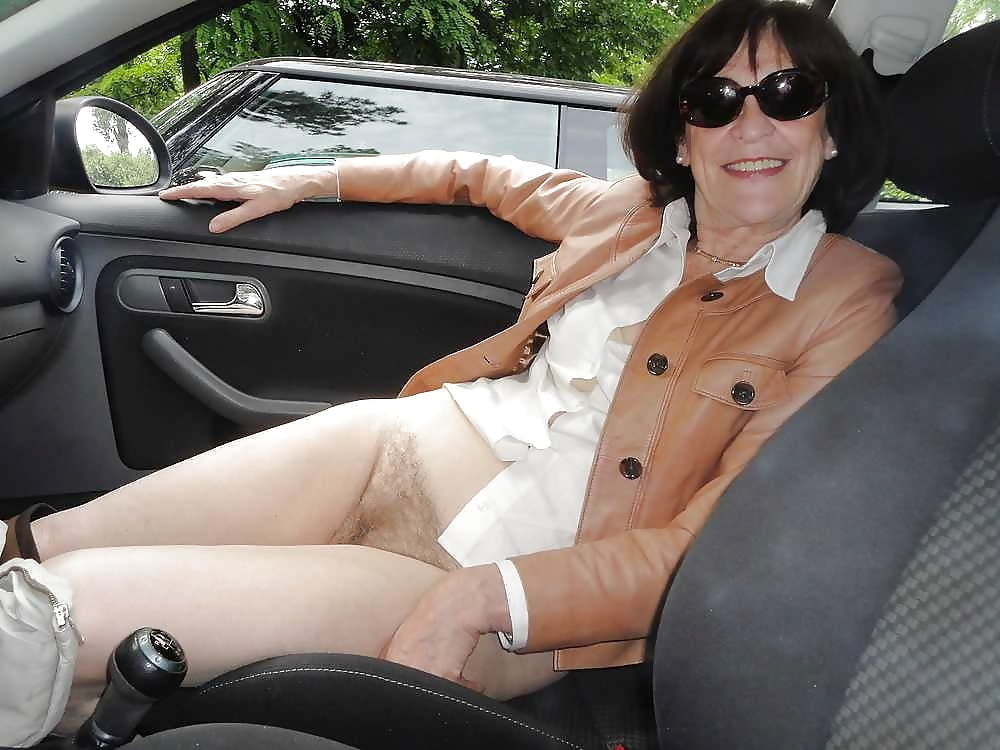 車の中の痴女 35
 #97016422