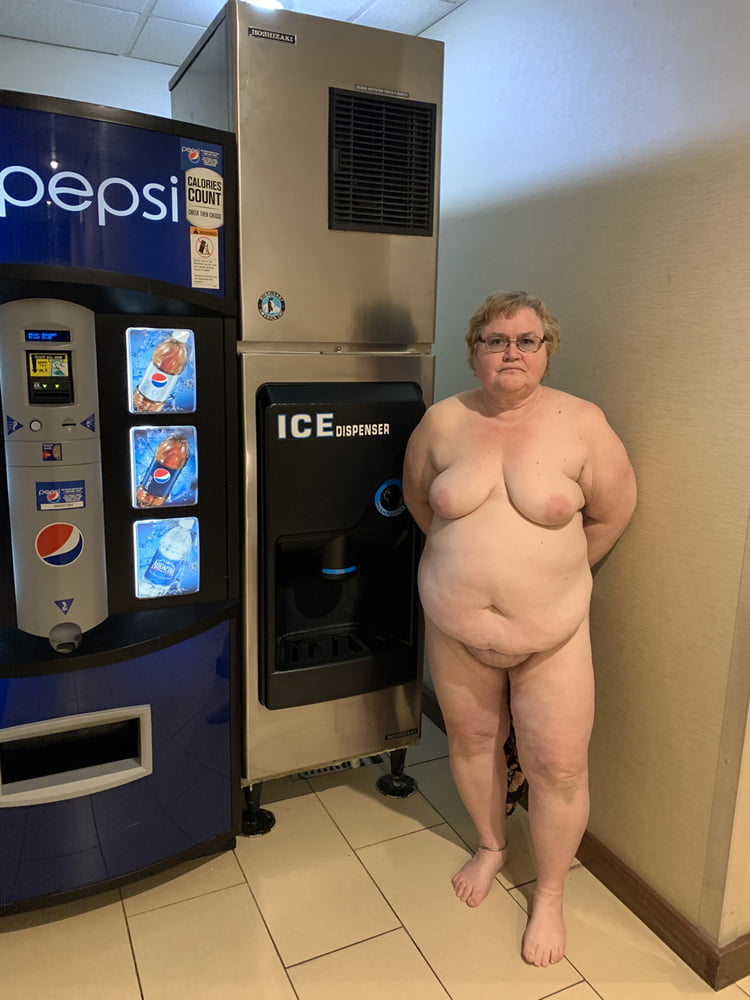 Ein Loblied auf ältere Frauen - 141
 #87778115