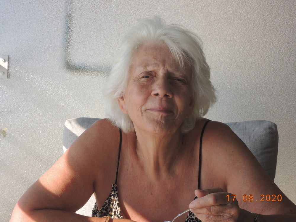 Marie jose, nonna puttana
 #98874367
