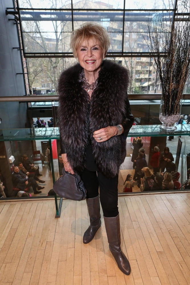 Celebridad femenina - gloria hunniford
 #104289728