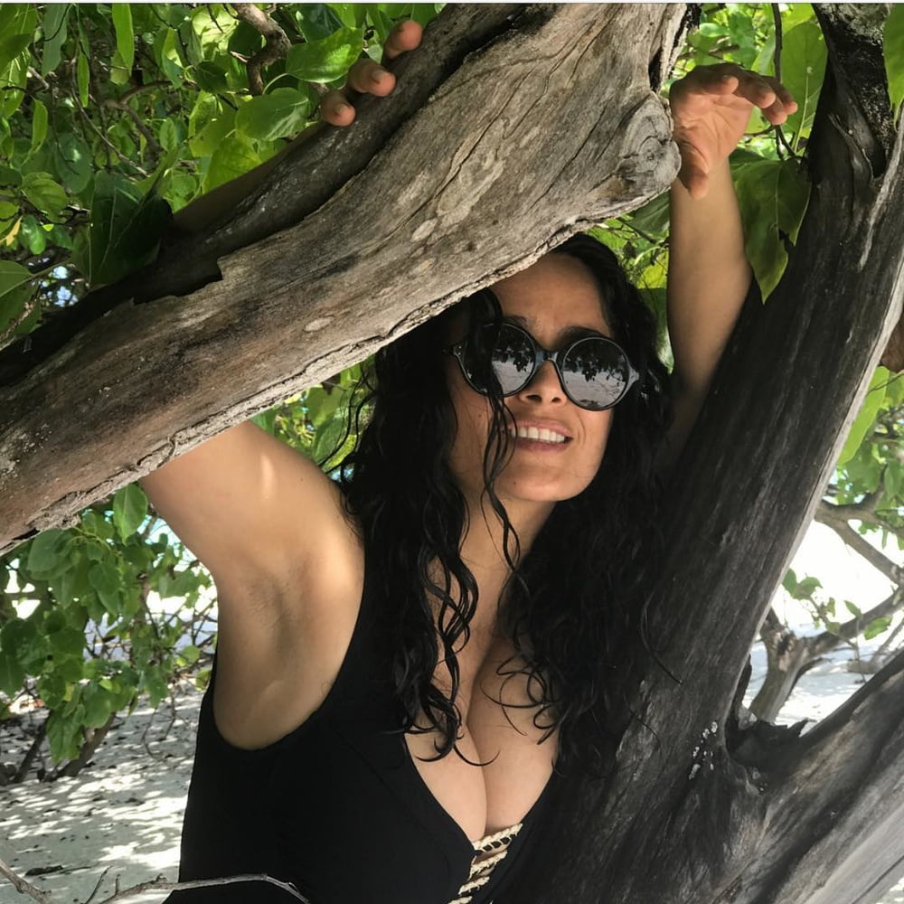 Salma hayek (tetas enormes celeb')
 #102641641