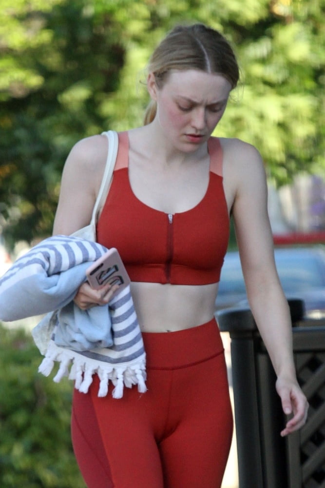 Dakota fanning è seriamente sexy!
 #80411261