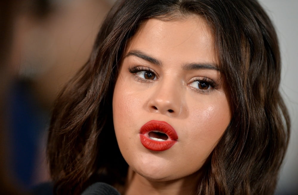 Selena gomez ... des lèvres fantastiques pour souffler ! !!!!!
 #94338811