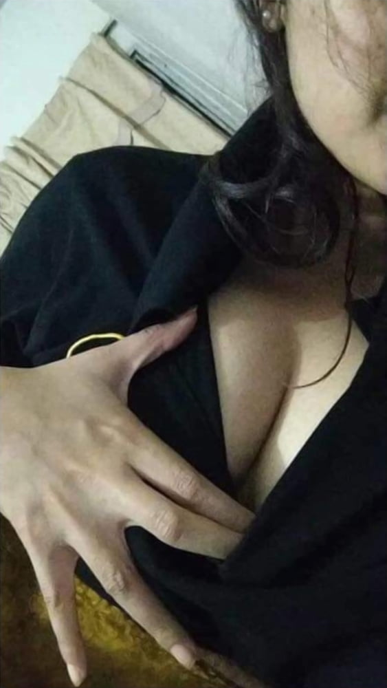 Sexy indischen großen boob Mädchen nudes durchgesickert
 #95192125