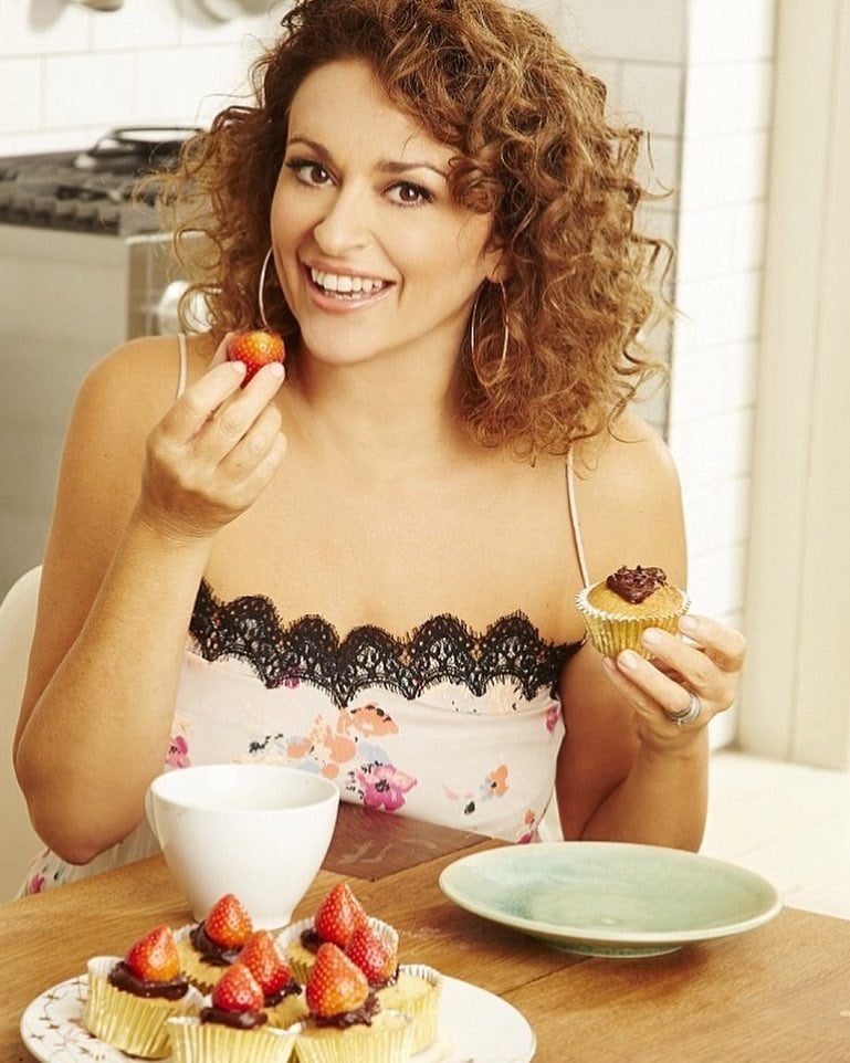 Nadia sawalha
 #97079338