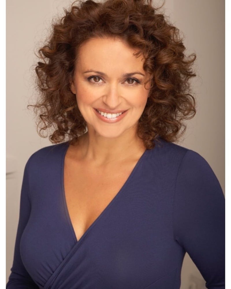 Nadia Sawalha #97079368