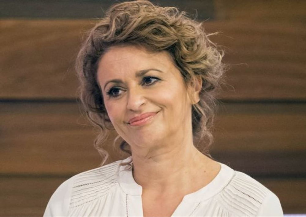 Nadia sawalha
 #97079416