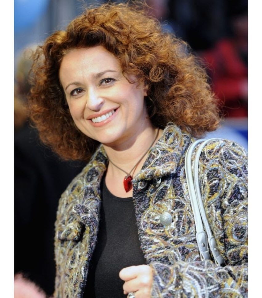 Nadia sawalha
 #97079431