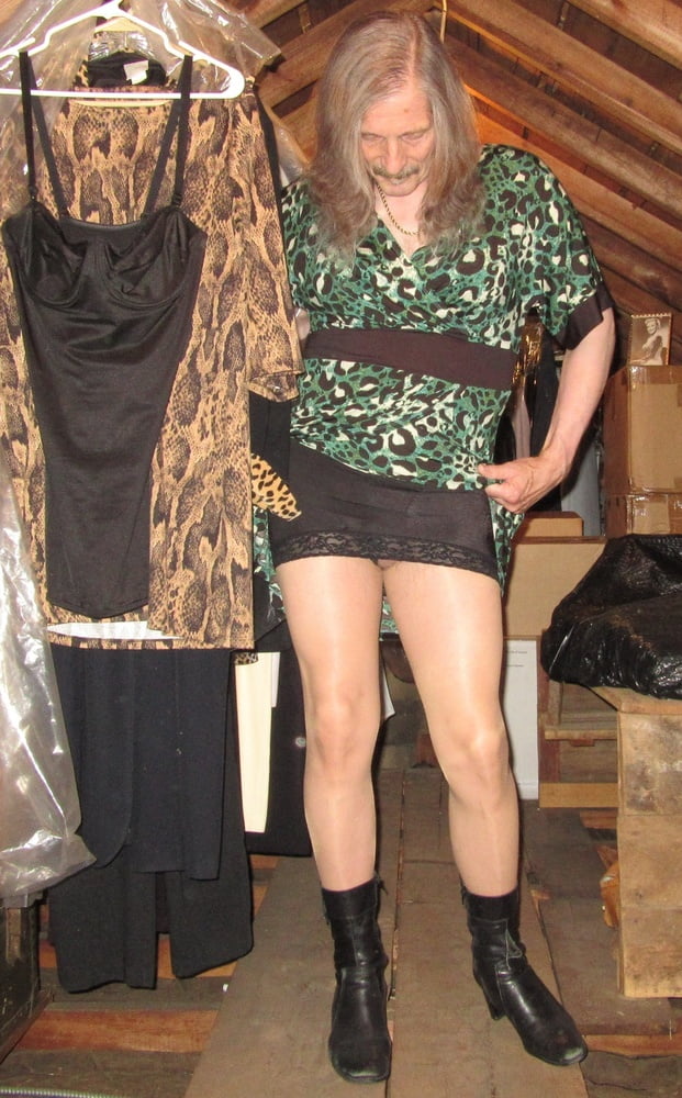 Der Leopard in ihrem Versteck pt. 2
 #90294789