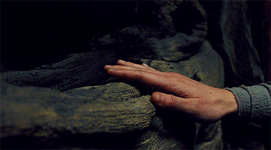 LINGERING ON FADING HANDS #80367243