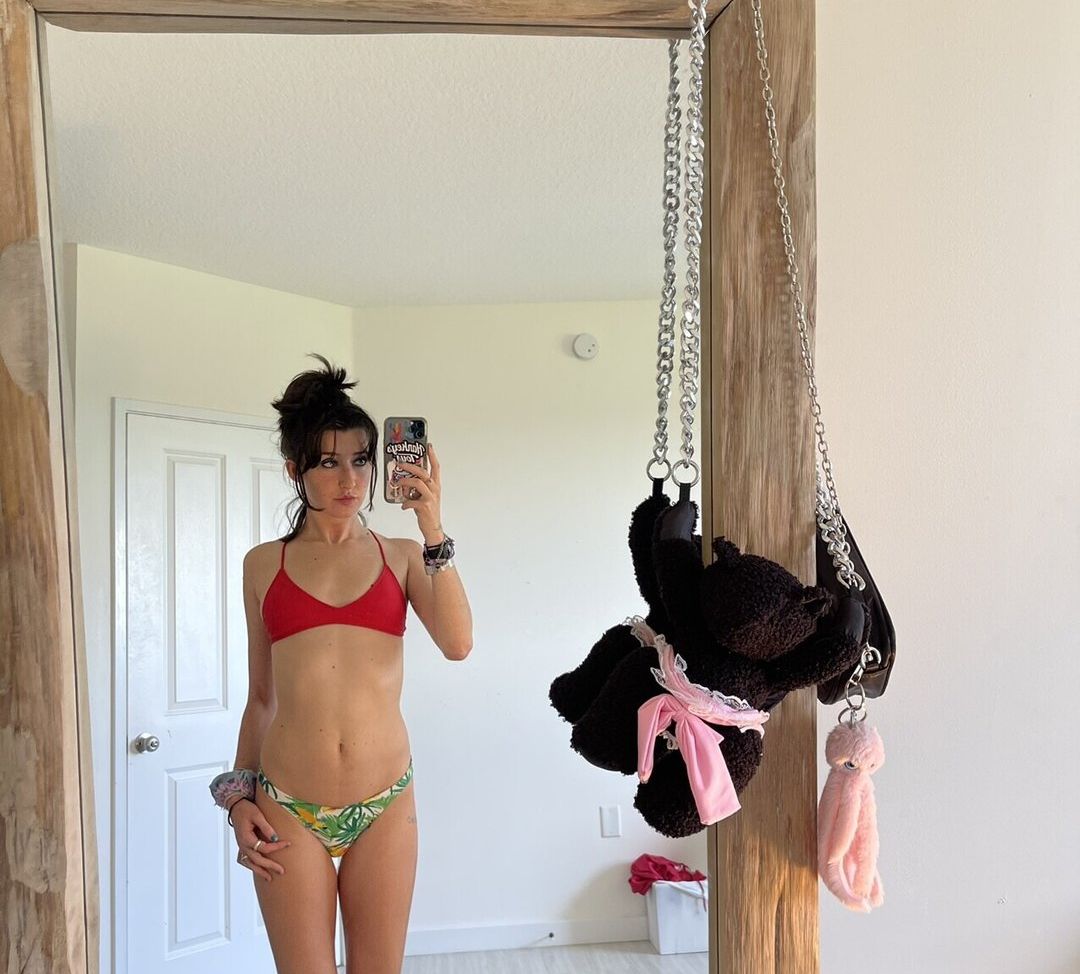 Anne Frank nude #109762703