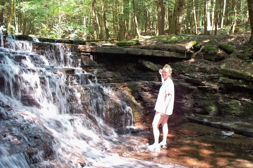 Wurde nackt an einem Wasserfall erwischt
 #98993429