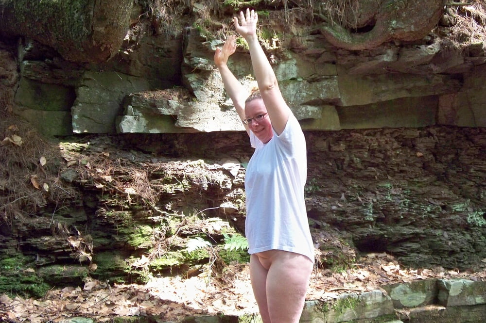 Wurde nackt an einem Wasserfall erwischt
 #98993431