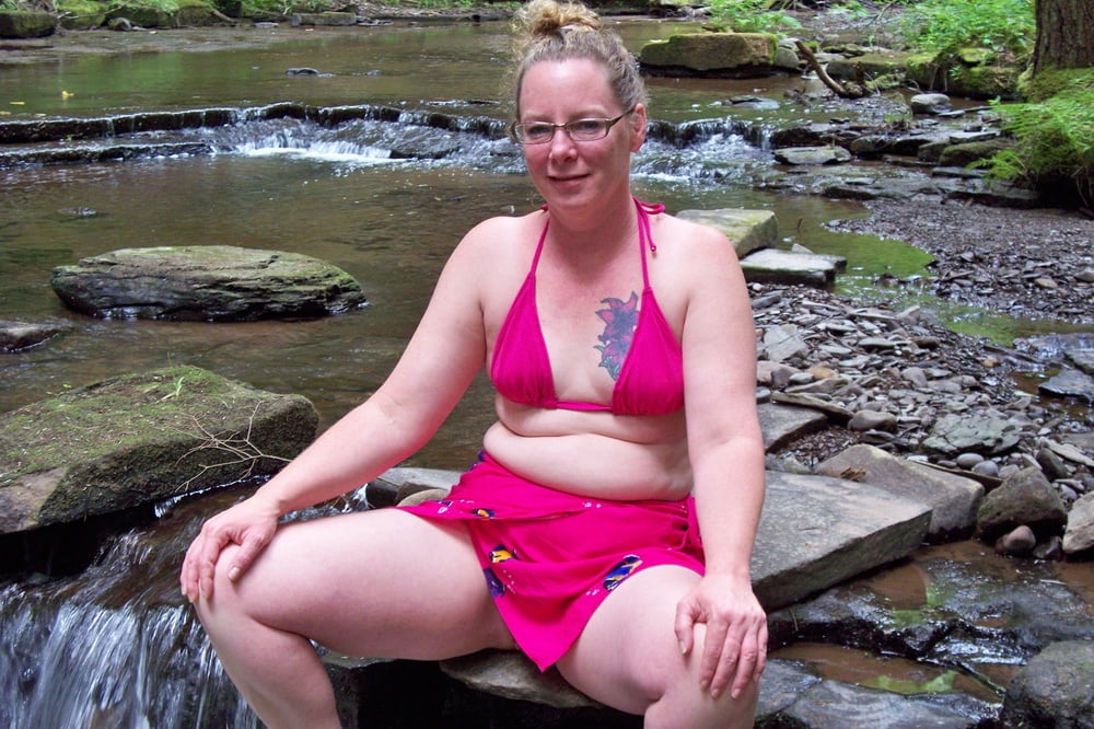 Wurde nackt an einem Wasserfall erwischt
 #98993470