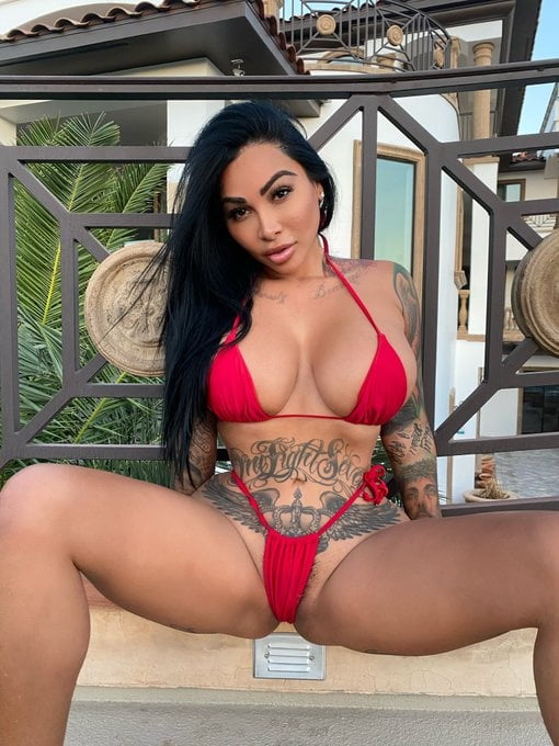 Sexy Twitter Schlampen 25
 #79694558