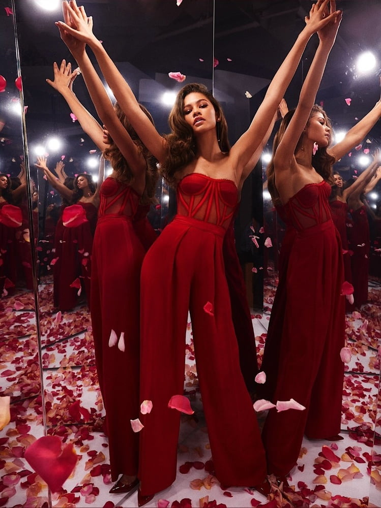 Zendaya Armpits #93415848