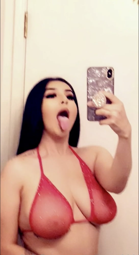 Sexy latina teen schlampe mit großen titten
 #81905692
