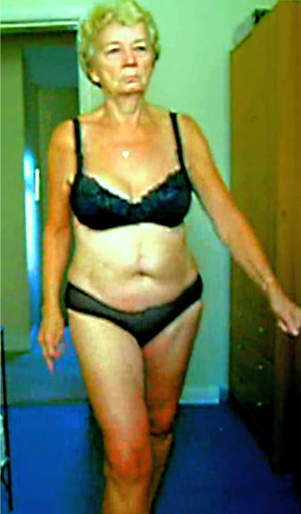 Nonne in biancheria intima
 #92299430