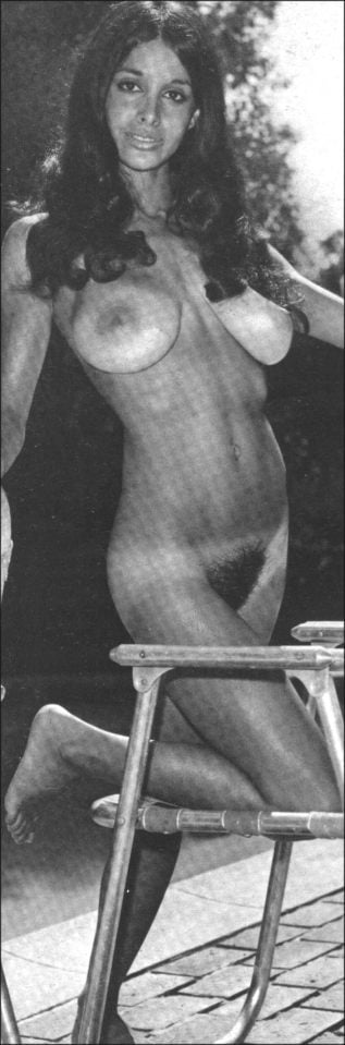 Joyce gibson modèle vintage à forte poitrine
 #105957275