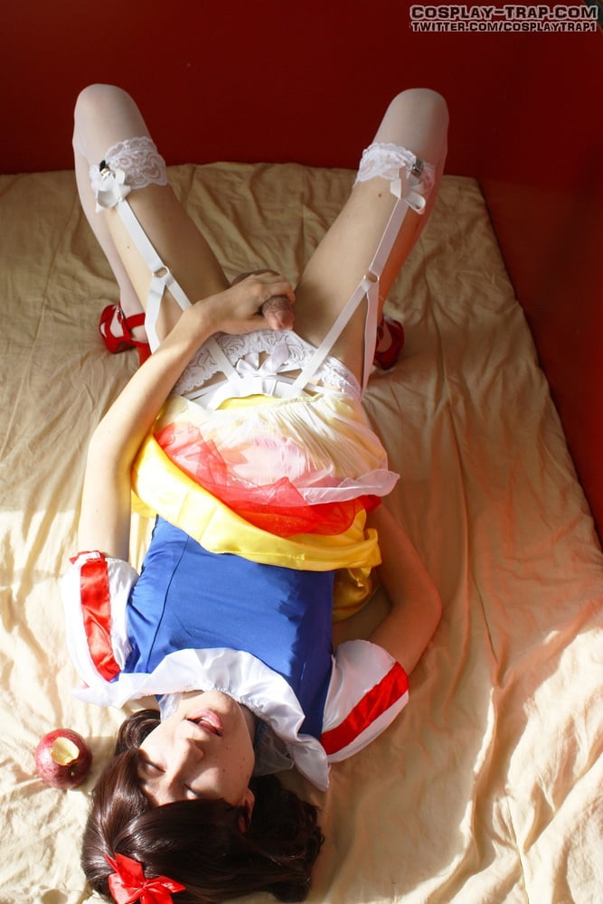 Crossdress cosplay Snow White and the horny poisoned apple #106983369
