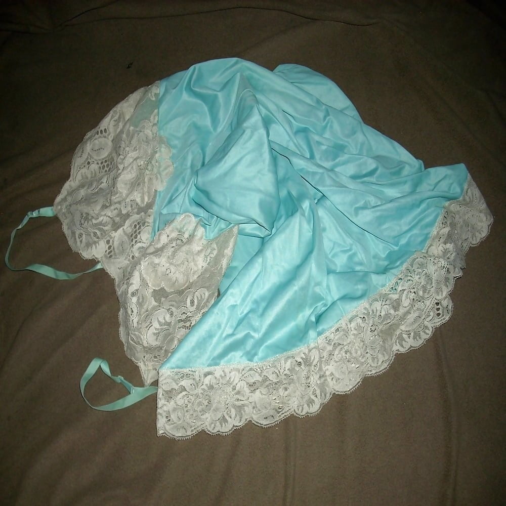 Lacy lingerie sexy slips culotte soyeuse et plus encore
 #99294012
