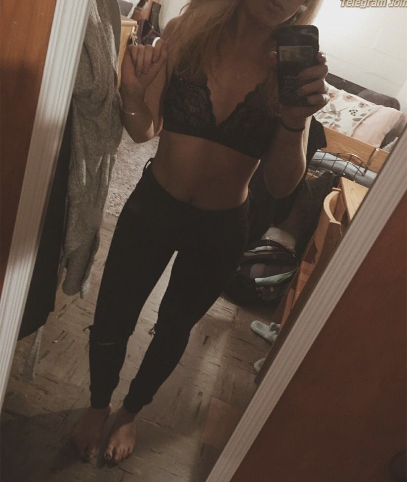 Julia Lydon desnuda #108269670