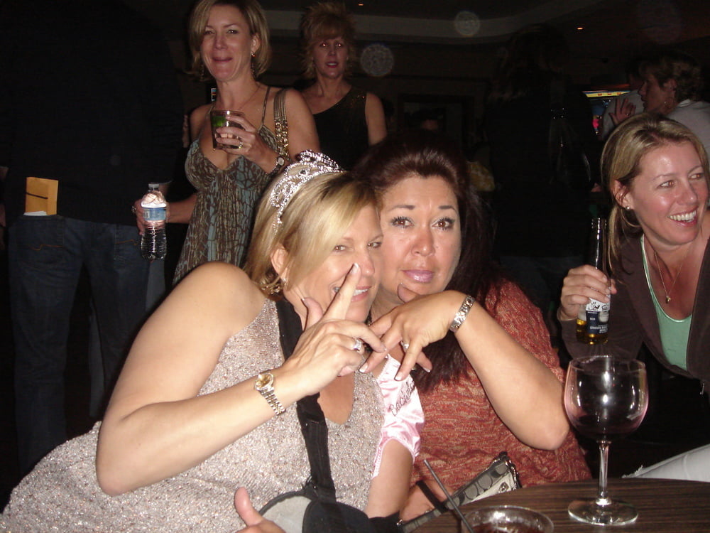 Coroa gostosa com amigas tezudas #94023566