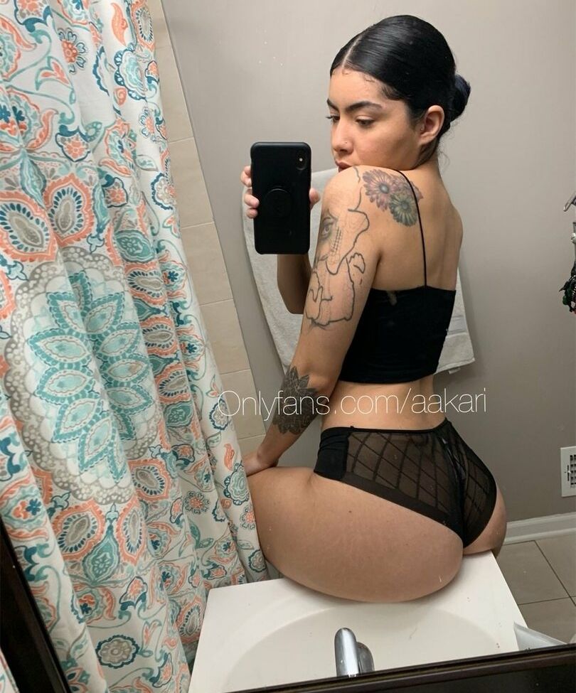 Aakari desnuda #108115547