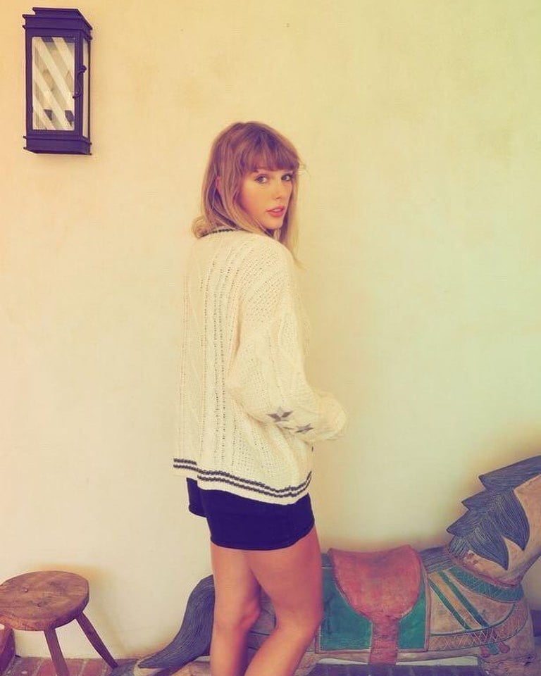 Gorgeous taylor
 #82967908