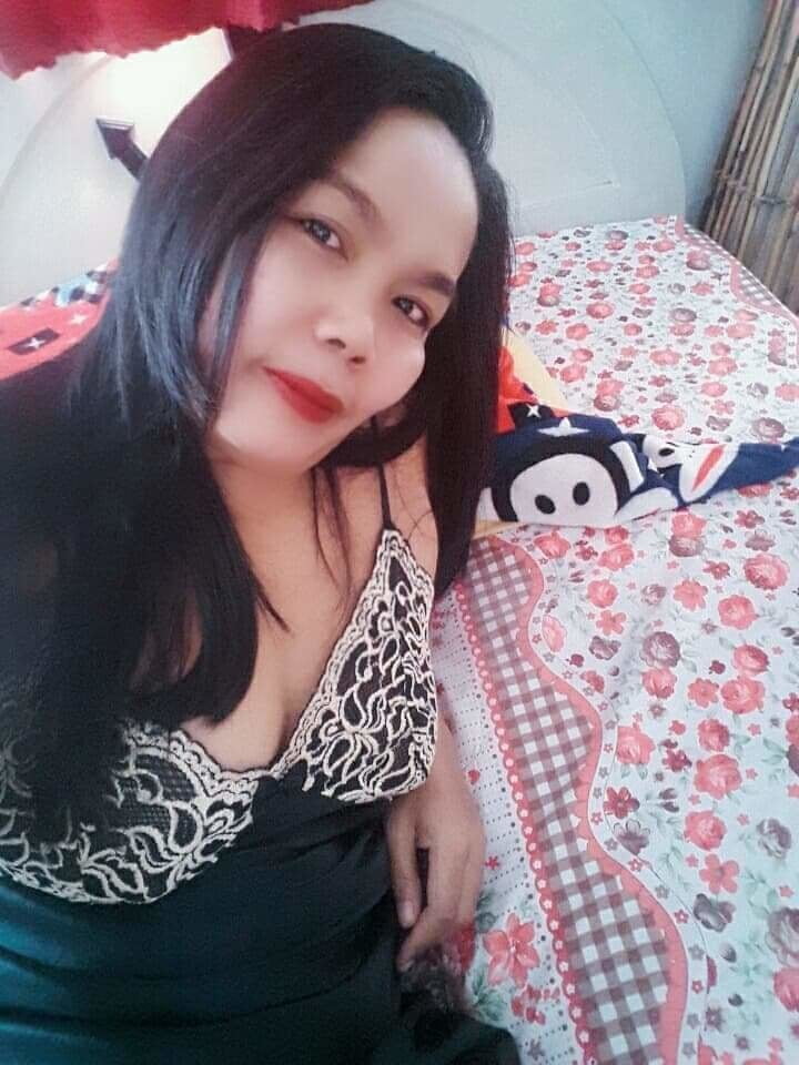 Ibu memakai baju tidur sexy
 #94326368