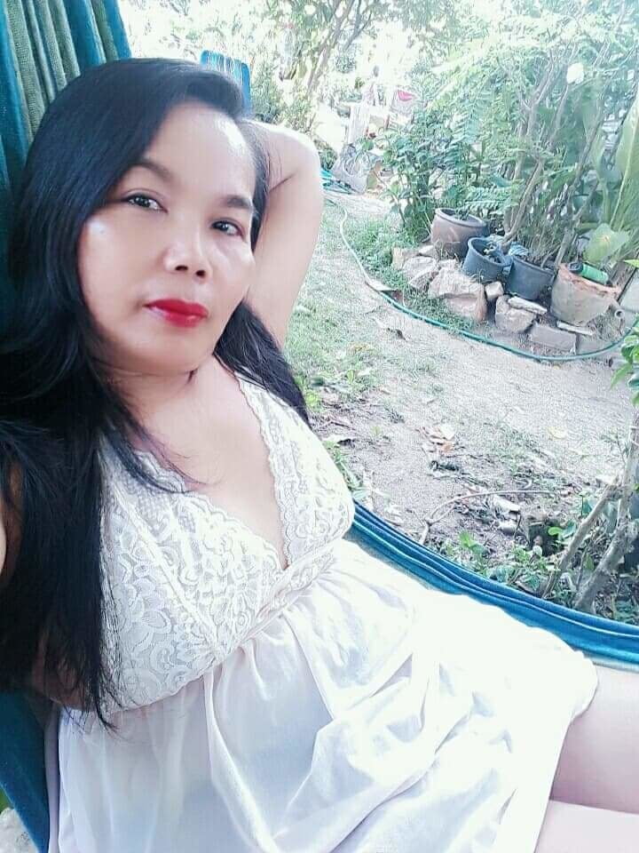 Ibu memakai baju tidur sexy #94326379
