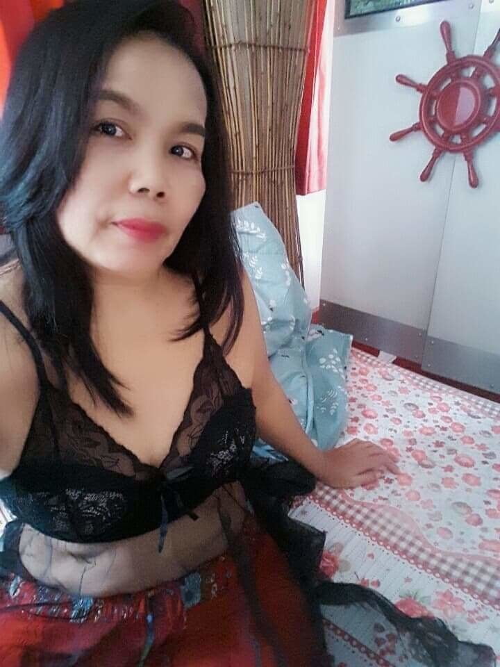Ibu memakai baju tidur sexy #94326392