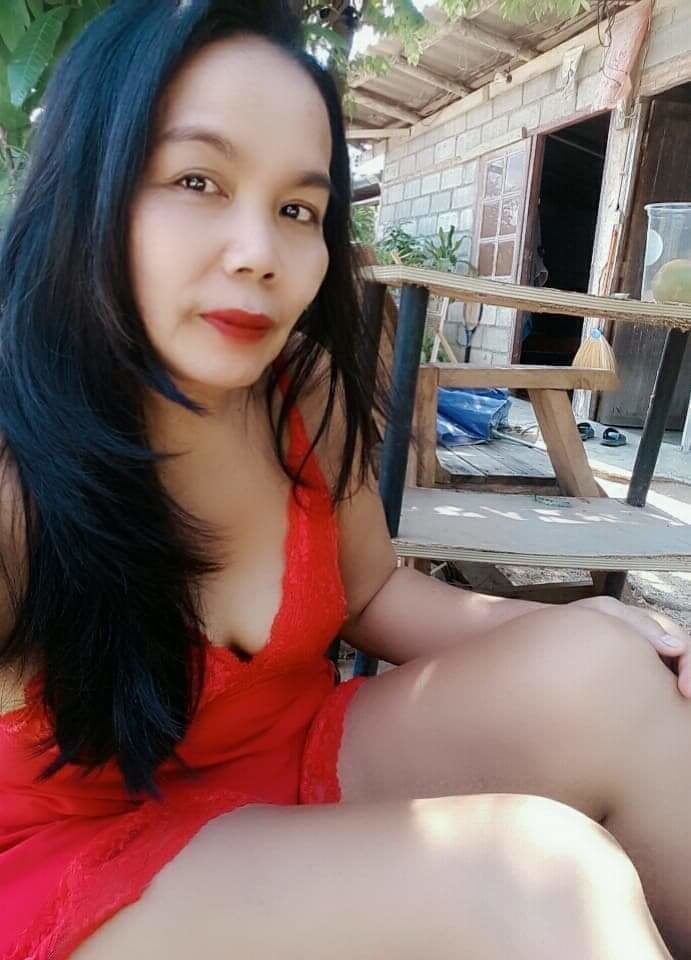 Ibu memakai baju tidur sexy
 #94326406