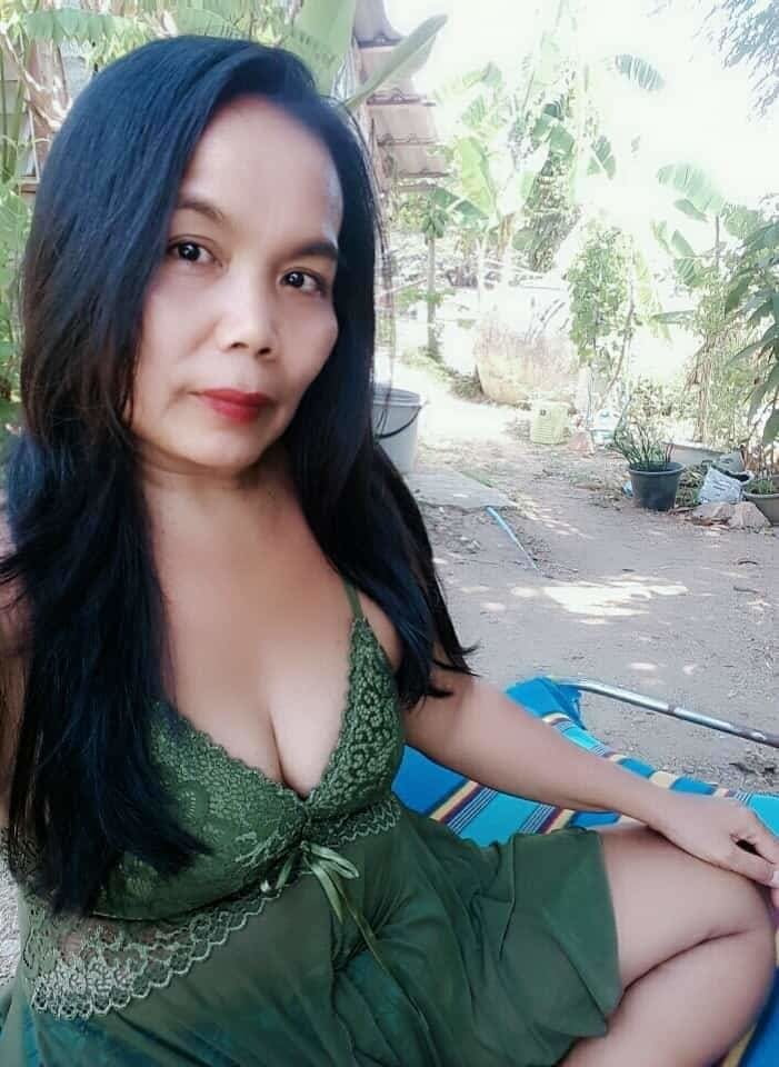 Ibu memakai baju tidur sexy #94326424