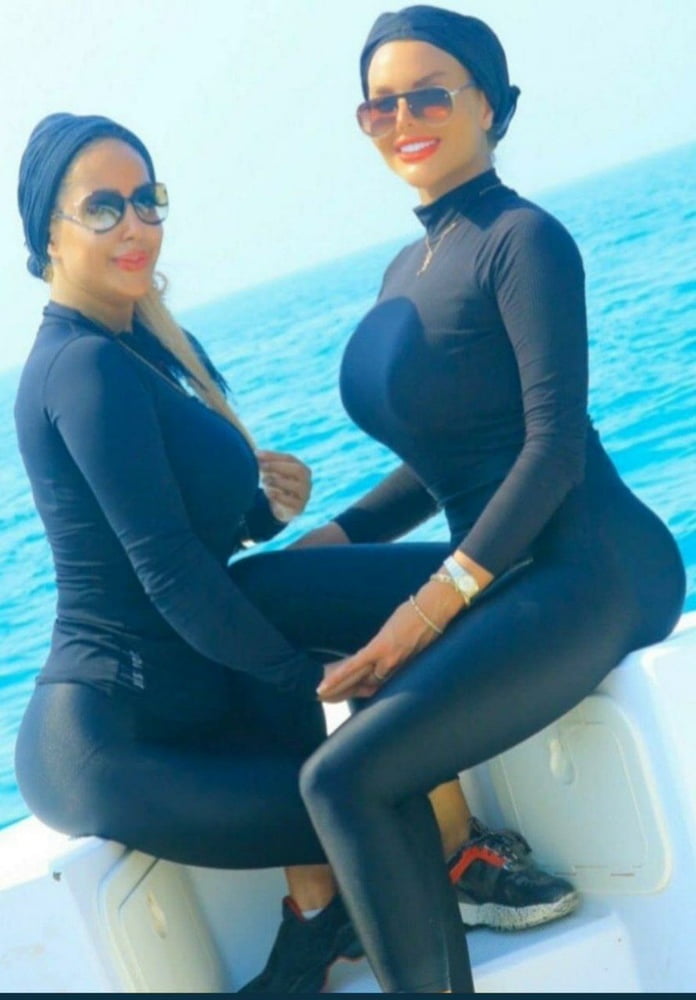 Hijabis #2
 #92562473