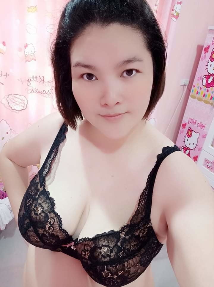 Janda montok, Tebal, Tetek besar #92240292