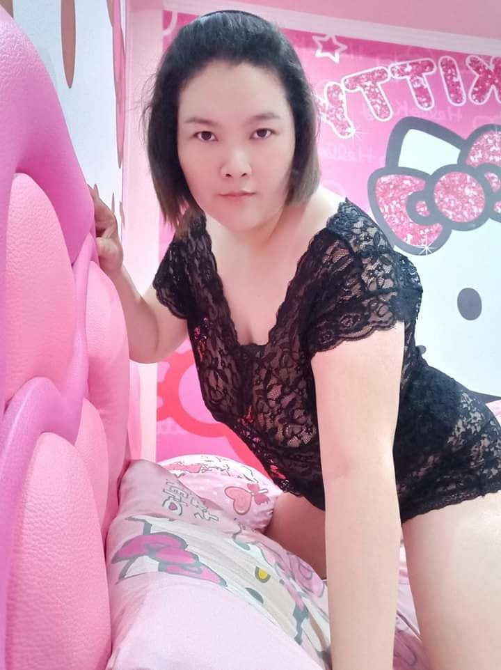 Janda montok, Tebal, Tetek besar #92240298