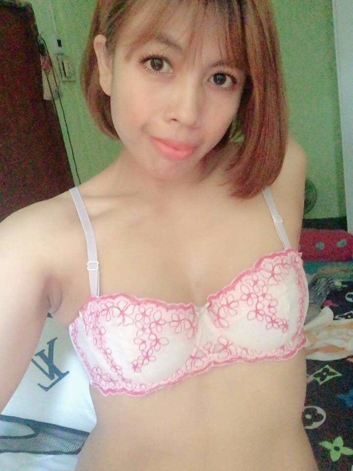Janda montok, Tebal, Tetek besar #92240327