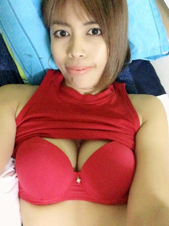 Janda montok, Tebal, Tetek besar #92240375