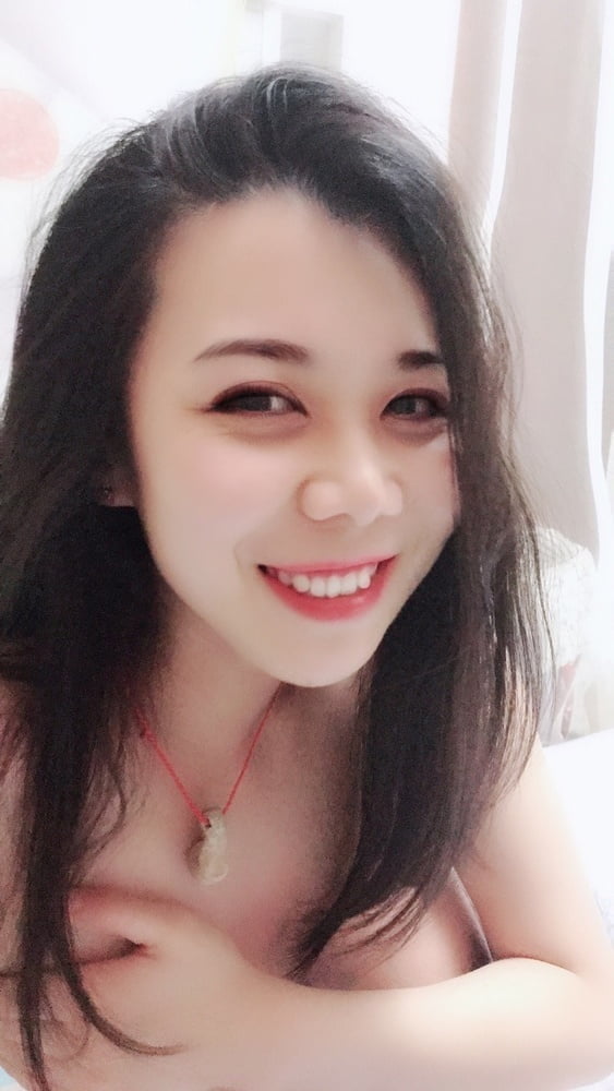 Heiße sexy chinesische Frau nach verheiratetem Betrug an ihrem Mann
 #90829483