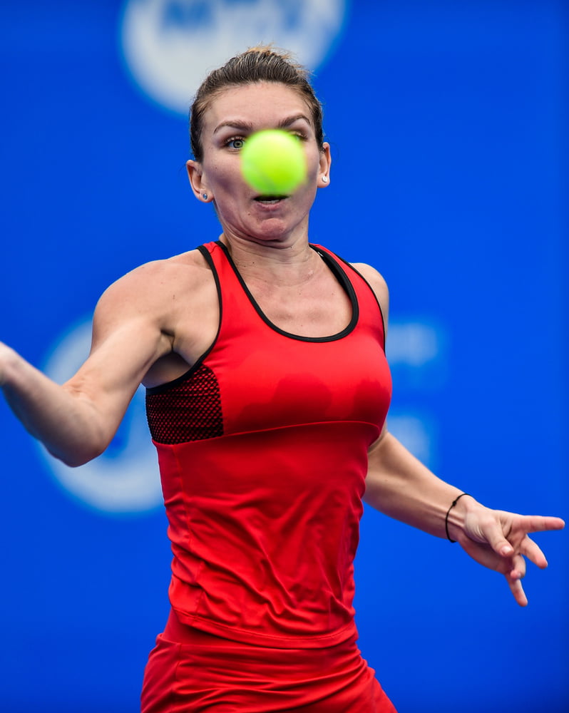 Tetas de celebridades - simona halep
 #105875927