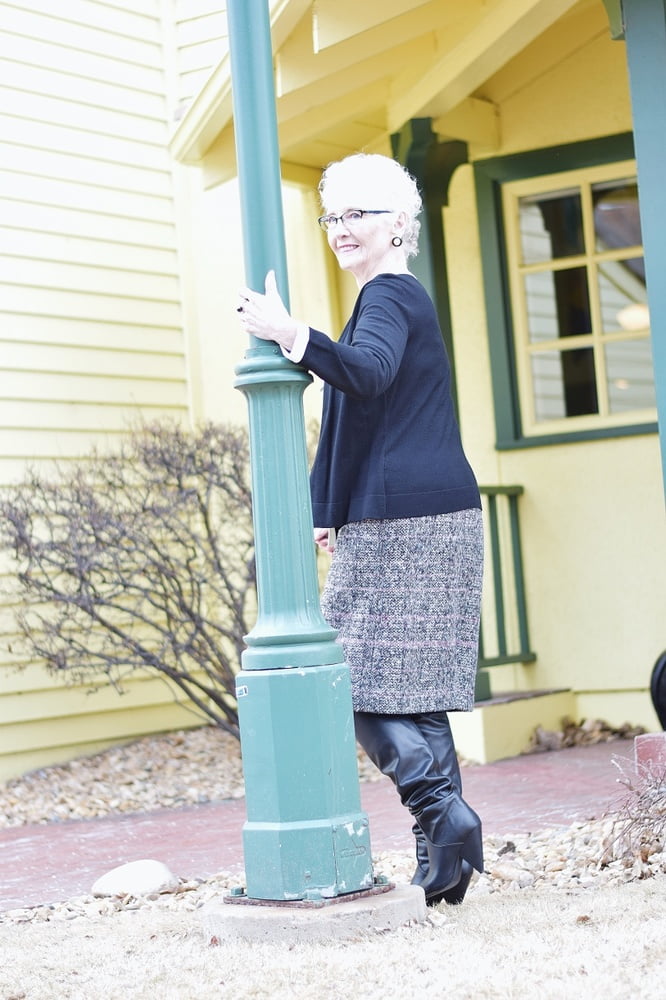 Milfs & gilfs con botas no.26
 #102406992