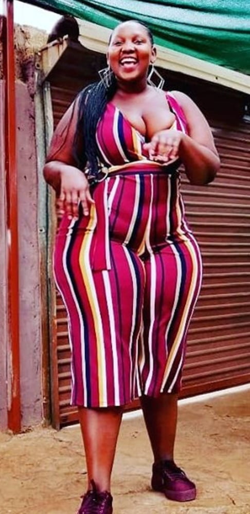 Mega booty grande gamba africana bbw pera mandy
 #98176702