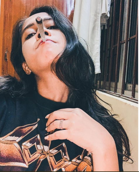 Smoking HOT Desi Indian girl #102522097