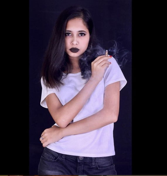 Smoking HOT Desi Indian girl #102522144
