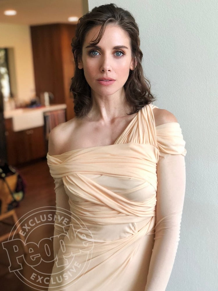 Alison Brie #92016886