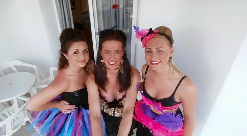 Zorras con disfraces 303
 #81885695