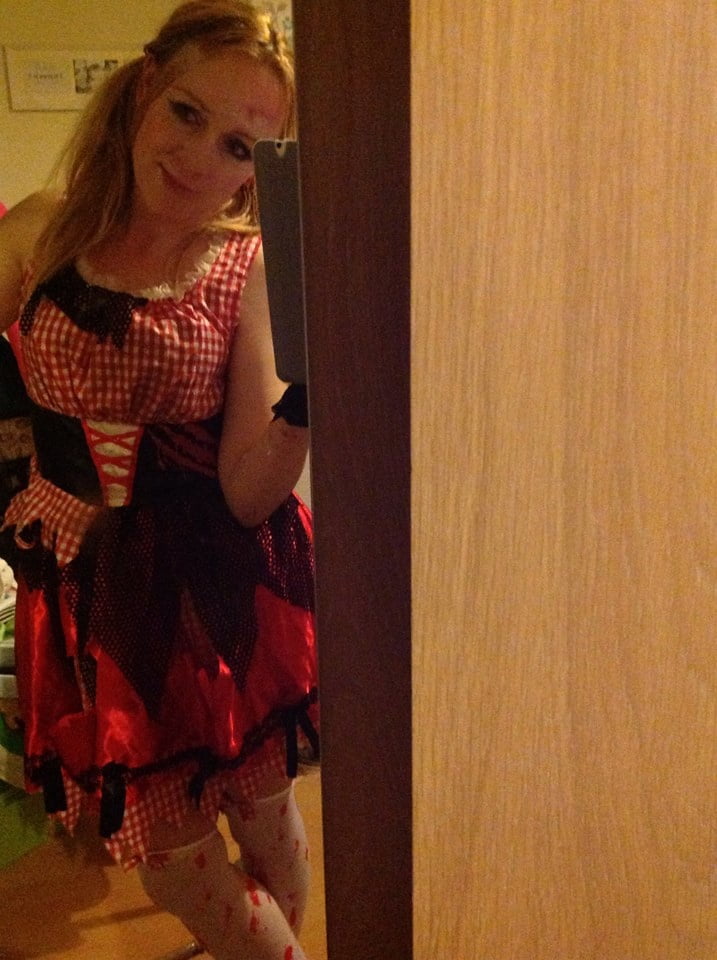 Zorras con disfraces 303
 #81885702