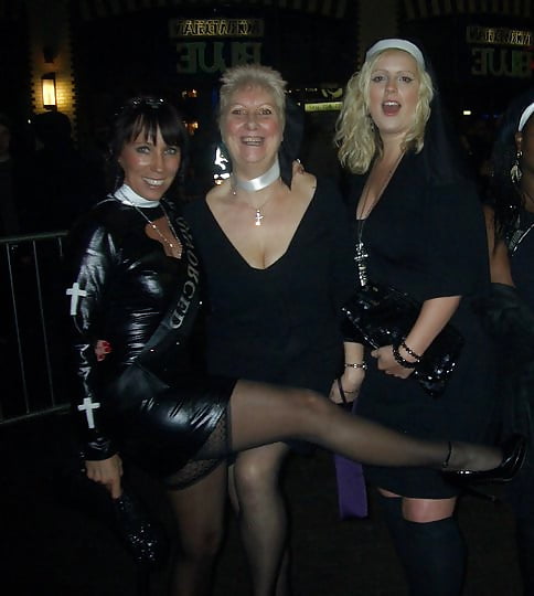 Zorras con disfraces 303
 #81885720