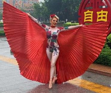 Zorras con disfraces 303
 #81885751